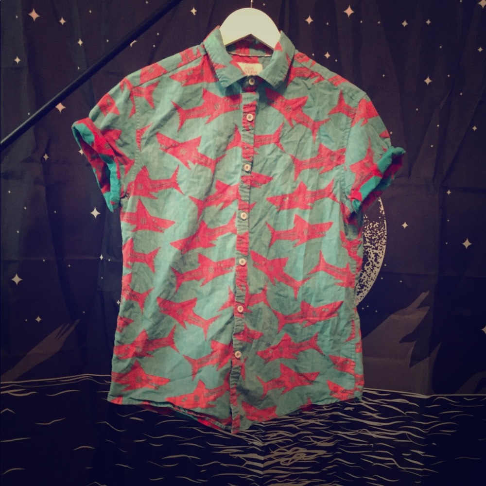Men’s Teal Orange Fish Print Button-Up. Men’s Med